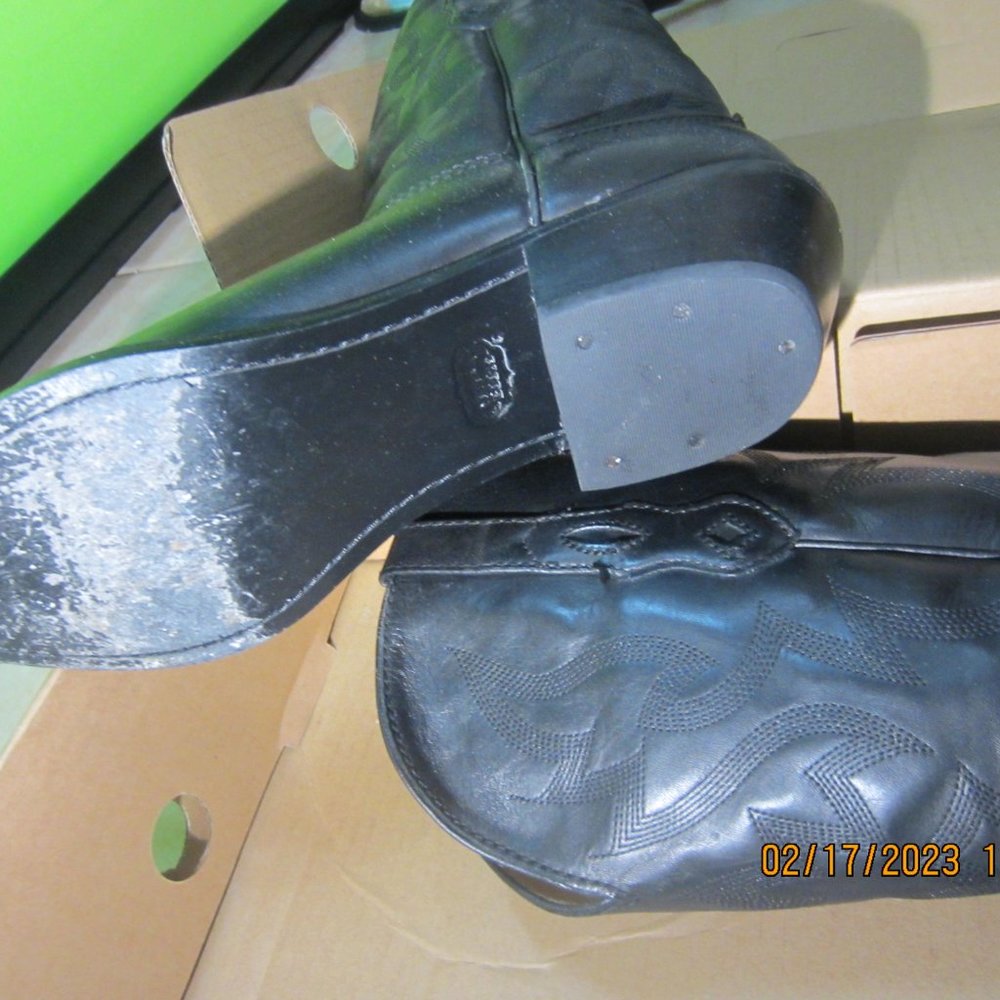 boots - Picture 7 of 12
